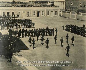 1922 Escuela Naval de San Fernando. Desfile en la Jura de bandera. Fotografía cedida por Andrés Galán Román a www.elguichidecarlos.com