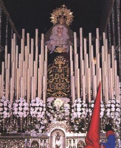 Velas apagadas. Foto autor desconocido.Incluida en trabajo "Pasión Cofrade" de Antonio Armario Muñoz